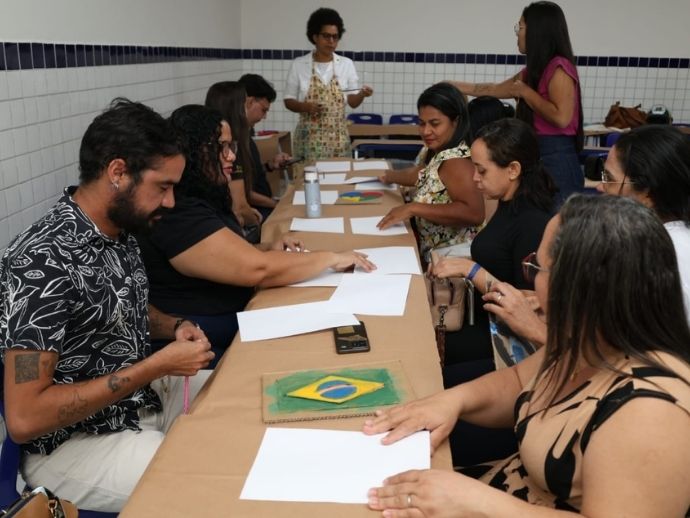 Oficinas fortalecem pr&aacute;ticas de educa&ccedil;&atilde;o inclusiva em Petrolina 