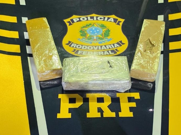 Passageiro de &ocirc;nibus &eacute; detido com coca&iacute;na e skank em Serra Talhada
