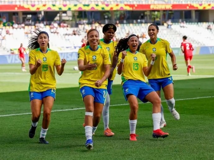 Brasil vence Canad&aacute; e avan&ccedil;a &agrave;s oitavas do Mundial Sub-20 feminino