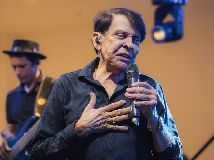 'Recife &eacute; sem igual': Aos 81 anos, Adilson Ramos celebra p&uacute;blico de v&aacute;rias gera&ccedil;&otilde;es e fala sobre a era digital