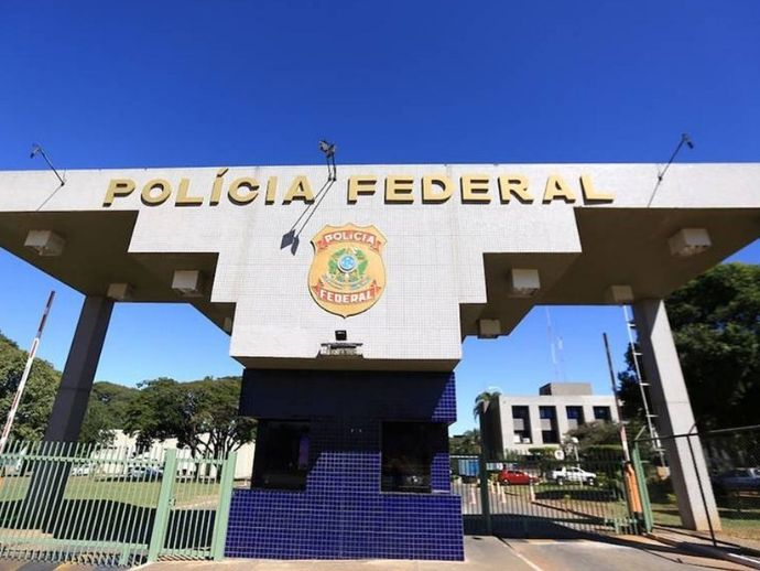 Sindicato de servidores da PF manifesta apoio a diretores afastados