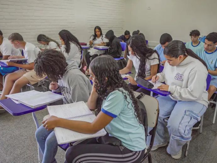 Brasil melhora desempenho escolar no longo prazo, mas patamar &eacute; baixo
