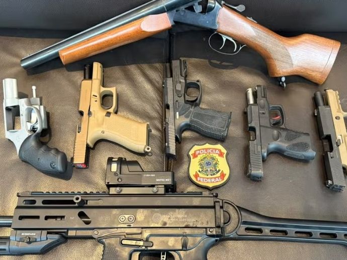M&aacute;rio Frias tem sete armas apreendidas pela PF em opera&ccedil;&atilde;o sobre 'Dark Horse'