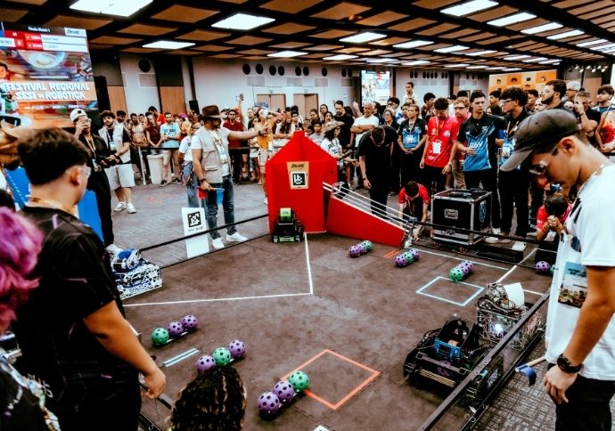 Olimpíada Brasileira de Robótica reúne 80 equipes em etapa estadual de Pernambuco