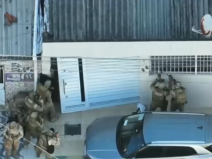 Opera&ccedil;&atilde;o Tr&iacute;ade de Ferro prende suspeito de tr&aacute;fico em Santo Amaro, no Recife