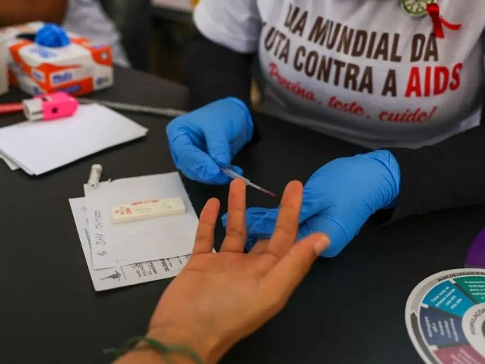 Brasil est&aacute; entre pa&iacute;ses que ter&atilde;o acesso ampliado ao lenacapavir contra o HIV