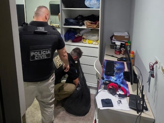 Pol&iacute;cia Civil cumpre mandados contra furtos a com&eacute;rcios em cinco estados