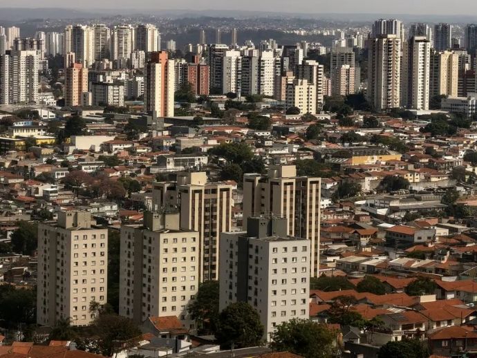 Pessoas com defici&ecirc;ncia vivem em moradias com menos estrutura, aponta Censo 2022