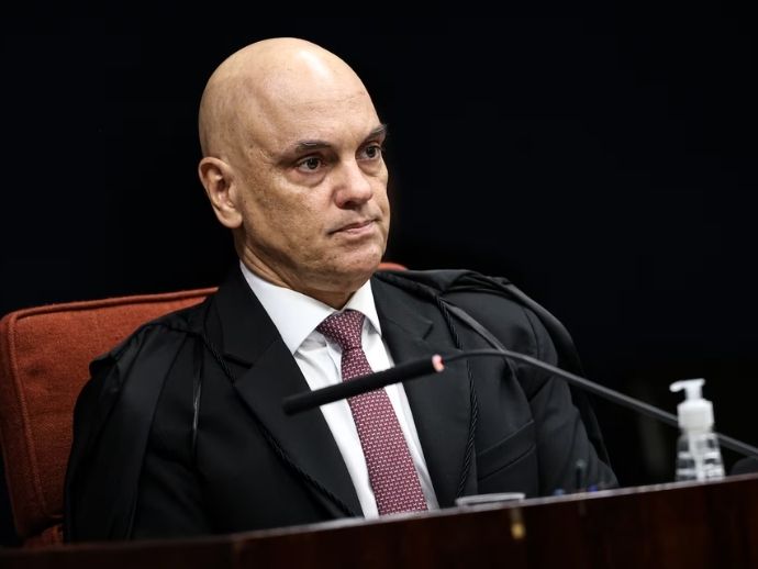 Moraes envia &agrave; Presid&ecirc;ncia do STF a&ccedil;&atilde;o que envolve mulher e Vorcaro