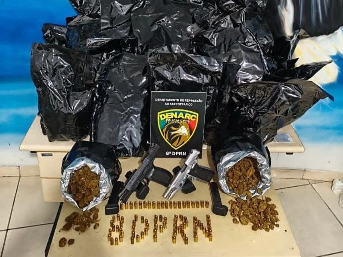 Pol&iacute;cia apreende 20 kg de maconha e duas armas de fogo em Pesqueira