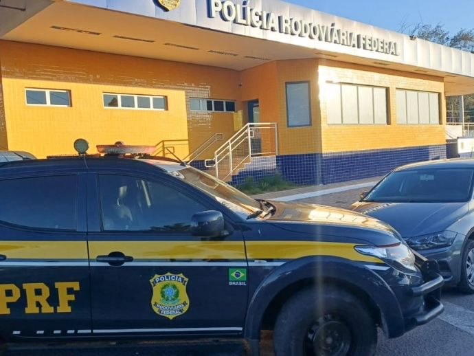 Golpe do carro alienado: PRF recupera ve&iacute;culo roubado em Garanhuns