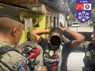 Suspeito de duplo homic&iacute;dio no Tabuleiro &eacute; preso na parte alta de Macei&oacute;