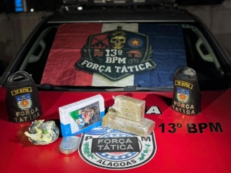 Pol&iacute;cia Militar apreende mais de 2 kg de drogas enterrados em grota no Feitosa
