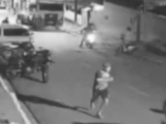 Homem &eacute; executado por criminosos em motocicleta