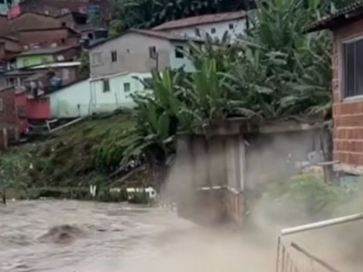 Chuvas causam preju&iacute;zos e bairros ficam submersos na Zona da Mata Norte