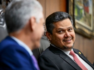 Pautas do governo travadas no Senado devem ficar para depois do recesso