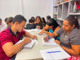 Seis Compaz promovem cursinhos gratuitos para jovens de baixa renda