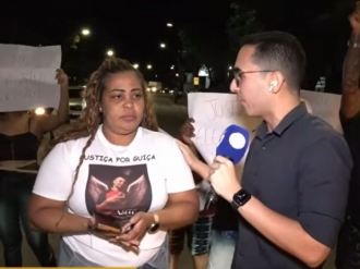 Familiares fazem terceiro protesto por justi&ccedil;a pela morte de A&iacute;lton