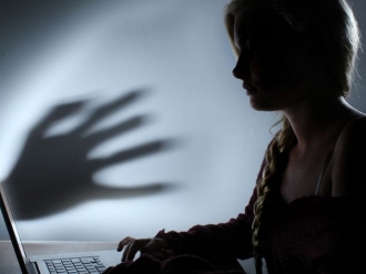 Governo pede bloqueio de sites que usam IA para criar fotos &iacute;ntimas falsas