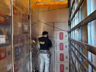 PRF apreende carga de cigarros avaliada em R$ 1 milh&atilde;o em S&atilde;o Caetano