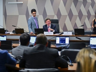 Vota&ccedil;&atilde;o de MP que acaba com &lsquo;taxa das blusinhas&rsquo; &eacute; adiada para quarta