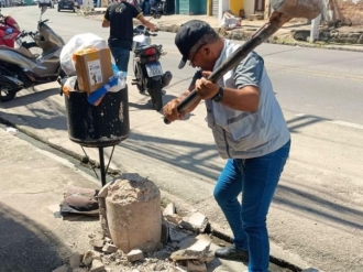 Opera&ccedil;&atilde;o remove obst&aacute;culos em cal&ccedil;adas do Barro Duro e Jacintinho