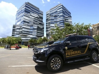 Ap&oacute;s afastamento de Andrei, onze diretores da PF colocam os cargos &agrave; disposi&ccedil;&atilde;o