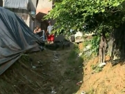 Barreira com risco de deslizamento no bairro de Três Carneiros tem tirado o sono dos moradores