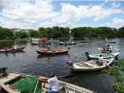 Pescadores realizam mutirão de limpeza no Rio Capibaribe