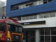 Ag&ecirc;ncia banc&aacute;ria pega fogo no bairro da Ponta Verde