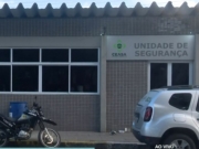 Tentativa de assalto a um carro-forte, bandidos levam armas de vigilantes 