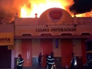 Fogo consome loja no Centro de Macei&oacute; e mobiliza bombeiros