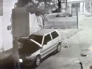 Mulher tem carro roubado na frente de casa no bairro de Ouro Preto, Olinda