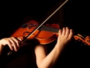 Inscri&ccedil;&otilde;es para aulas de violino para crian&ccedil;as de 4 a 7 anos come&ccedil;am nesta segunda-feira