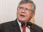 Em Sert&acirc;nea, prefeito &Acirc;ngelo Ferreira &eacute; esfaqueado no Centro da cidade 