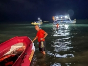 Jangada com fam&iacute;lia naufraga durante passeio noturno na praia de Ponta Verde