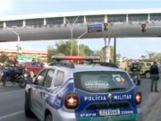 Motociclista morre após colisão com carreta na Avenida Mascarenhas de Moraes, no Recife