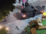 Motorista desgovernado invade pra&ccedil;a e destr&oacute;i &aacute;rea de lazer no bairro de Cruz das Almas.