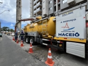 Opera&ccedil;&atilde;o L&iacute;nguas Sujas despejo irregular de concreto em Mangabeiras