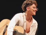 Sucesso nas redes sociais, Caike Souza est&aacute; produzindo seu primeiro &aacute;lbum