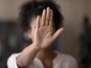 Prefeitura sanciona lei que multa agressores de mulheres no Recife em até R$ 1 milhão