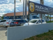 Homem morre após invadir delegacia, roubar arma e trocar tiros com a polícia em Serra Talhada