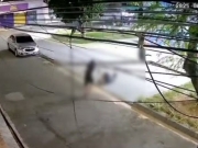 C&acirc;mera registra assassinato de homem no bairro de Cruz das Almas