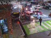 &Ocirc;nibus desgovernado causa acidente no Centro de Macei&oacute;
