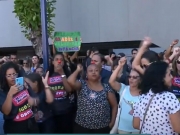Servidores p&uacute;blicos do Recife realizam protesto contra reajuste salarial de apenas 1%