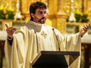 Alepe aprova T&iacute;tulo de Cidad&atilde;o Pernambucano para o Padre F&aacute;bio de Melo