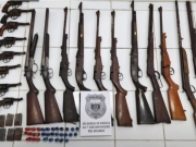Arsenal com 19 armas &eacute; encontrado em cofre de pr&eacute;dio no Recife Antigo