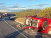 Colis&atilde;o frontal entre dois carros deixa cinco feridos em Serra Talhada