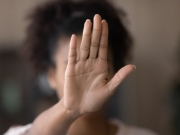 Ligue 180 registra mais de 86 mil den&uacute;ncias de viol&ecirc;ncia contra mulheres em 2025