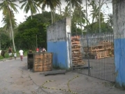 Mulher é assassinada em frente a uma creche em Itapissuma